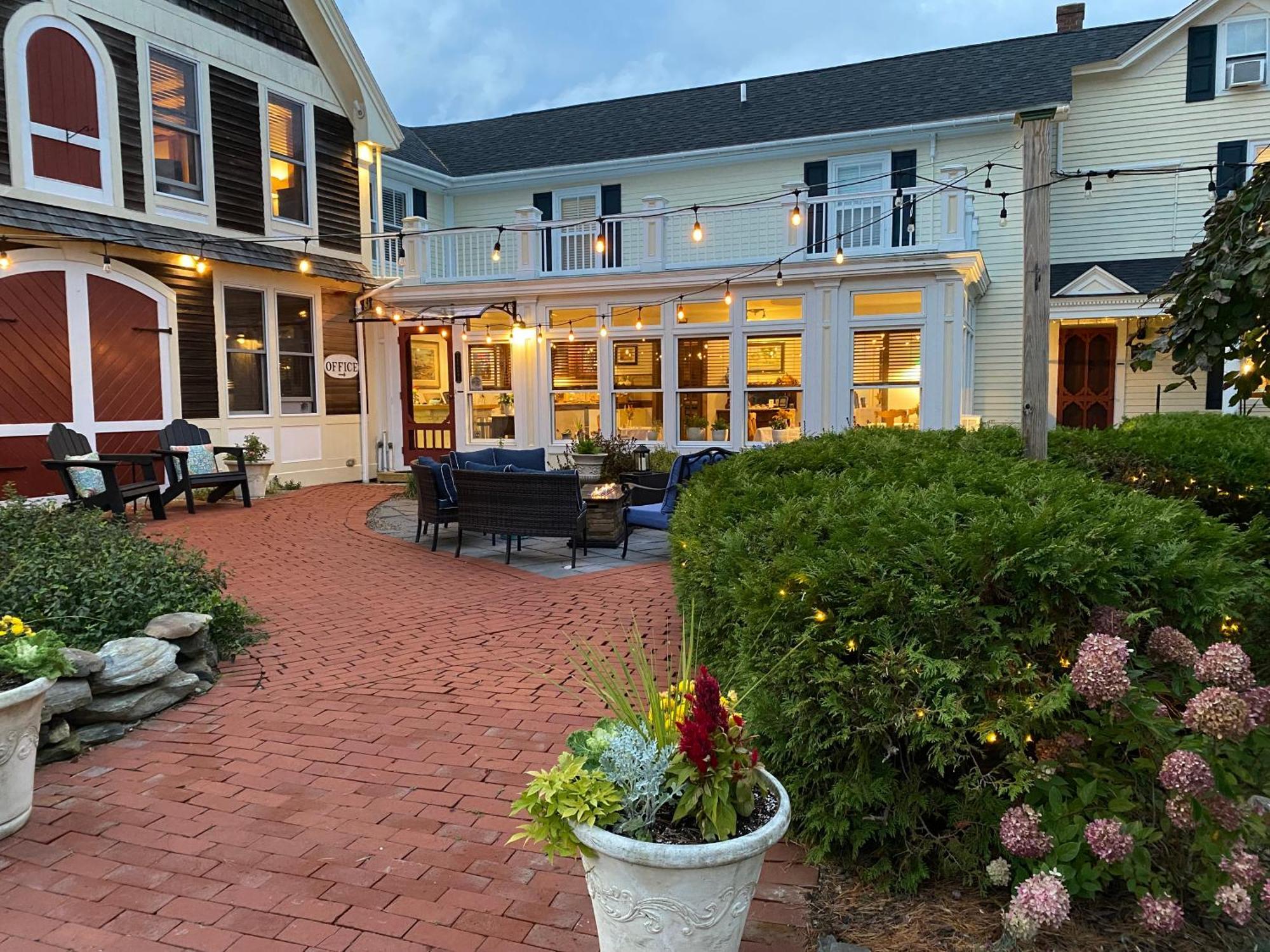 Spouter Inn Bed & Breakfast 林肯维尔 外观 照片